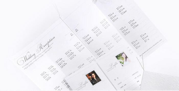 外国語表記で印字・制作することができる結婚式の席次表