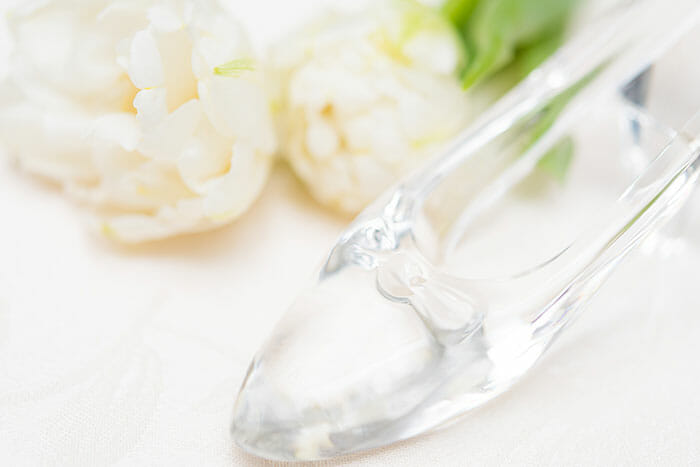 秋冬にこそ取り入れたい！透き通る美しさ クリア素材アイテムまとめ