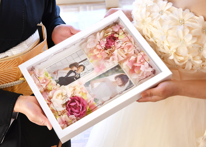 両親へ”まっさらで清らかな”感謝の気持ちを込めて贈りたい♡ホワイトフレーム子育て感謝状まとめ