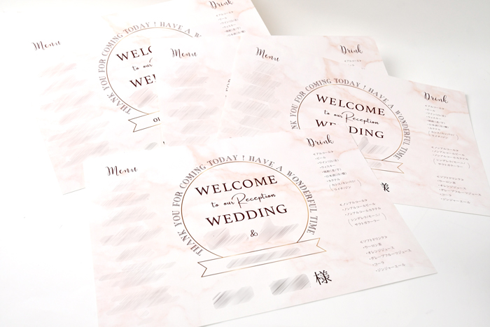 【オリジナル実例集】当日のお花の色に合わせて♪ピンク×ゴールド風のランチョンマットメニュー表