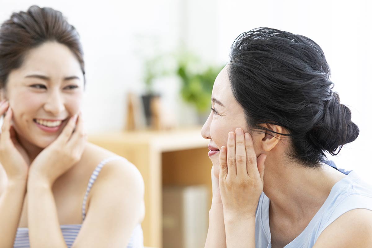 成人式が中止や延期になったお子さんに親御さんからのサプライズプレゼントで笑顔に