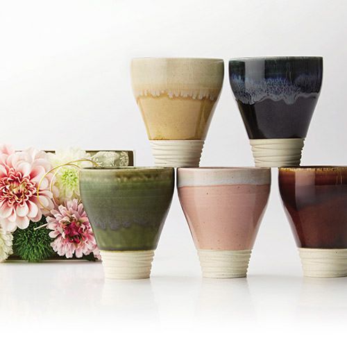 結婚式・入籍の親ギフトに”陶器ペアカップ”が人気です♡