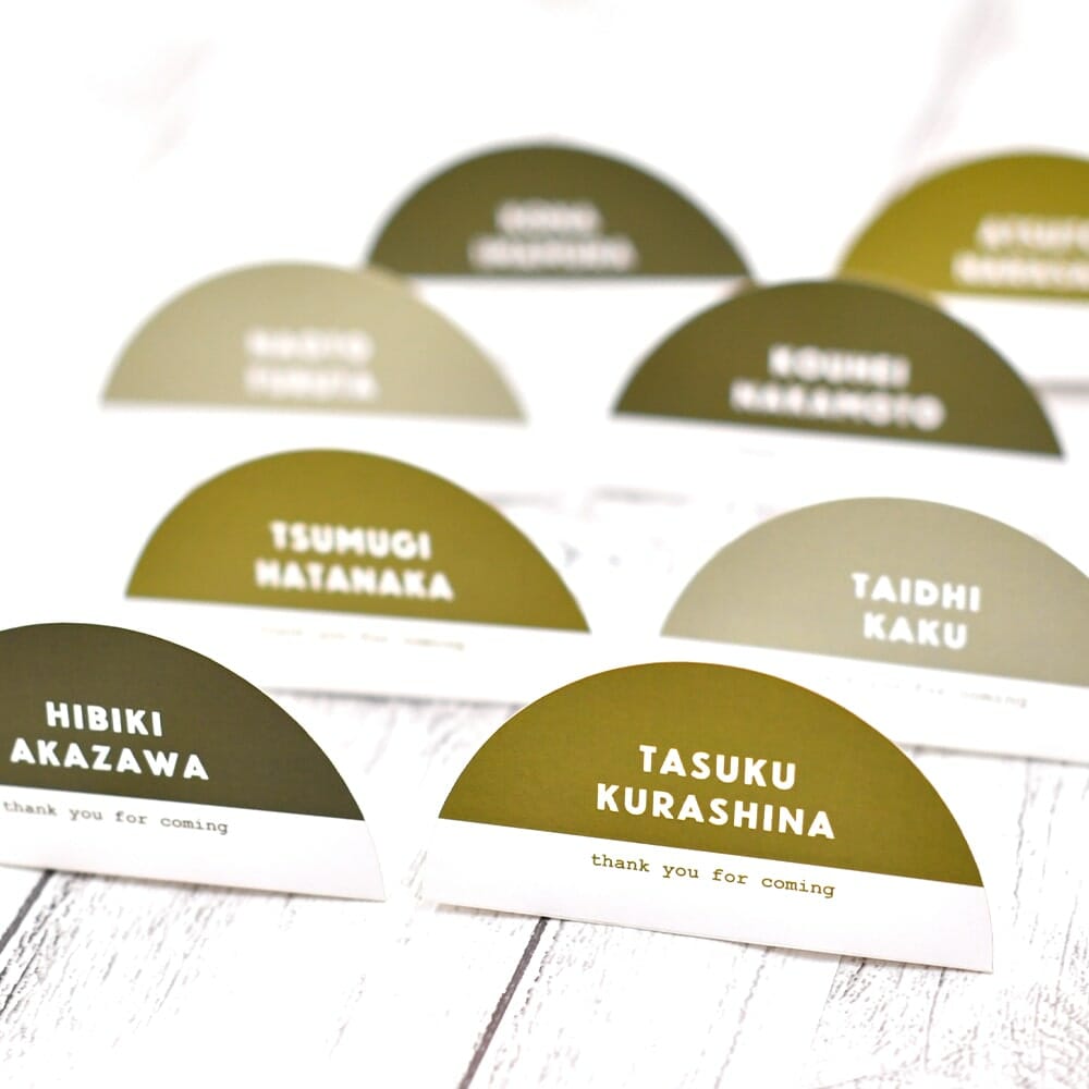 丸い形にきゅんとするアーチ形席札