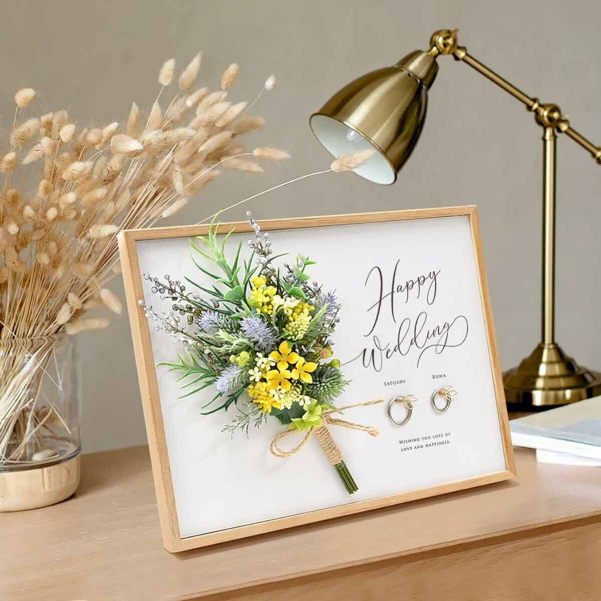 おすすめの結婚祝いのギフトはコレ♪ブーケ付きリングボード