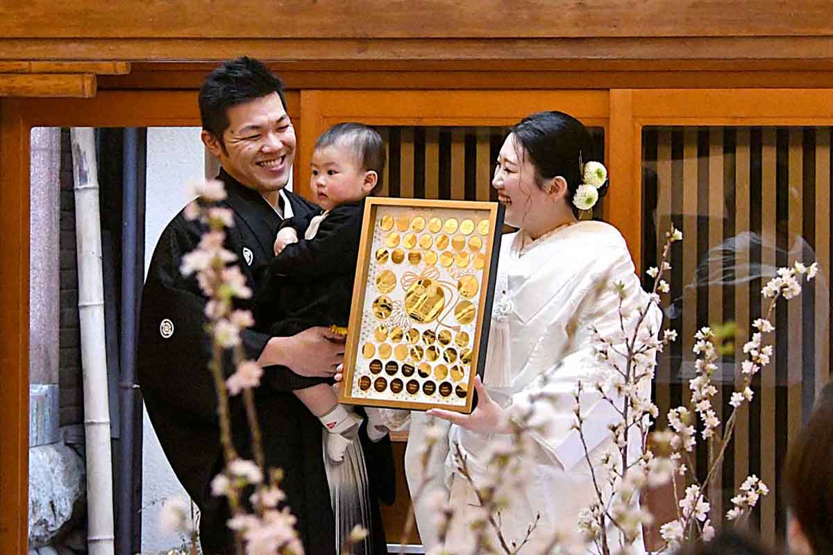 和婚に映える！アクリルミラー結婚証明書