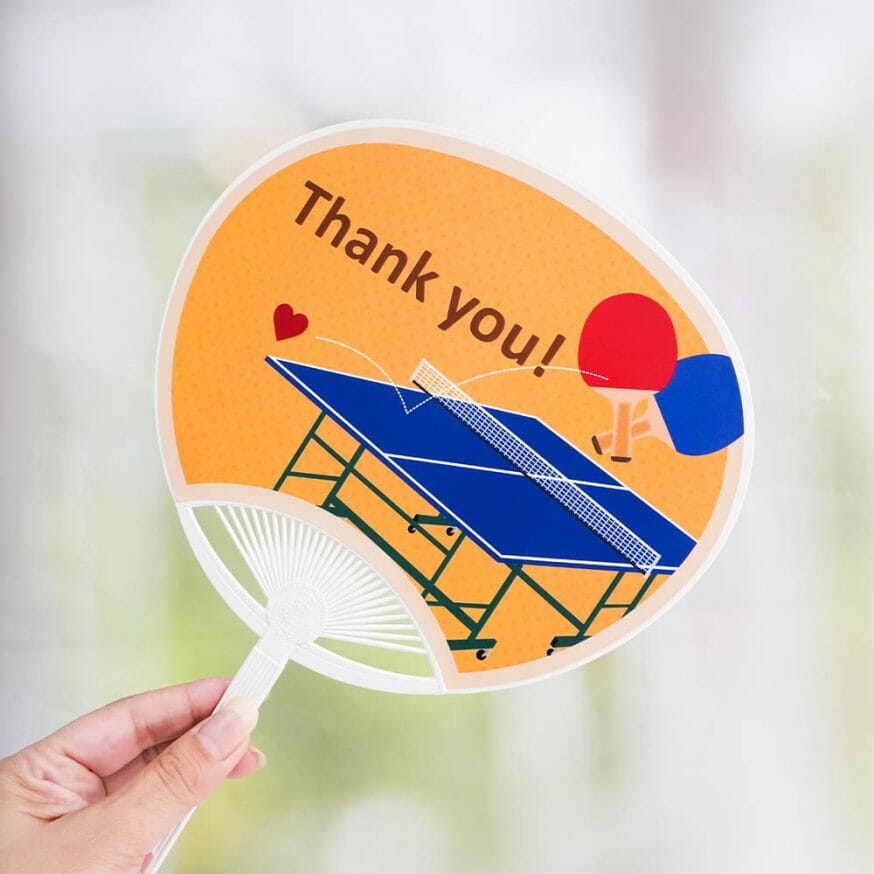 表面は結婚式用プチギフト「卓球」デザインそのままで、ボールの♡がカワイイ♪