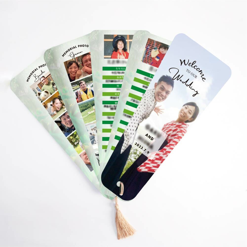 お二人の写真やプロフィールを面白おかしくゲストに見てもらうための扇子型に開くプロフィールブック