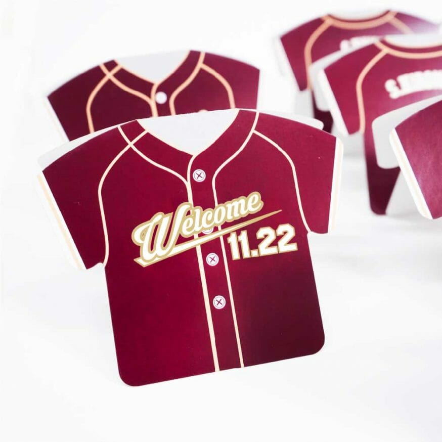 形までユニフォームの席札