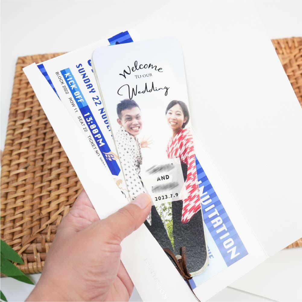 サッカー観戦チケット招待状と一緒に同封した扇子型のプロフィールブック