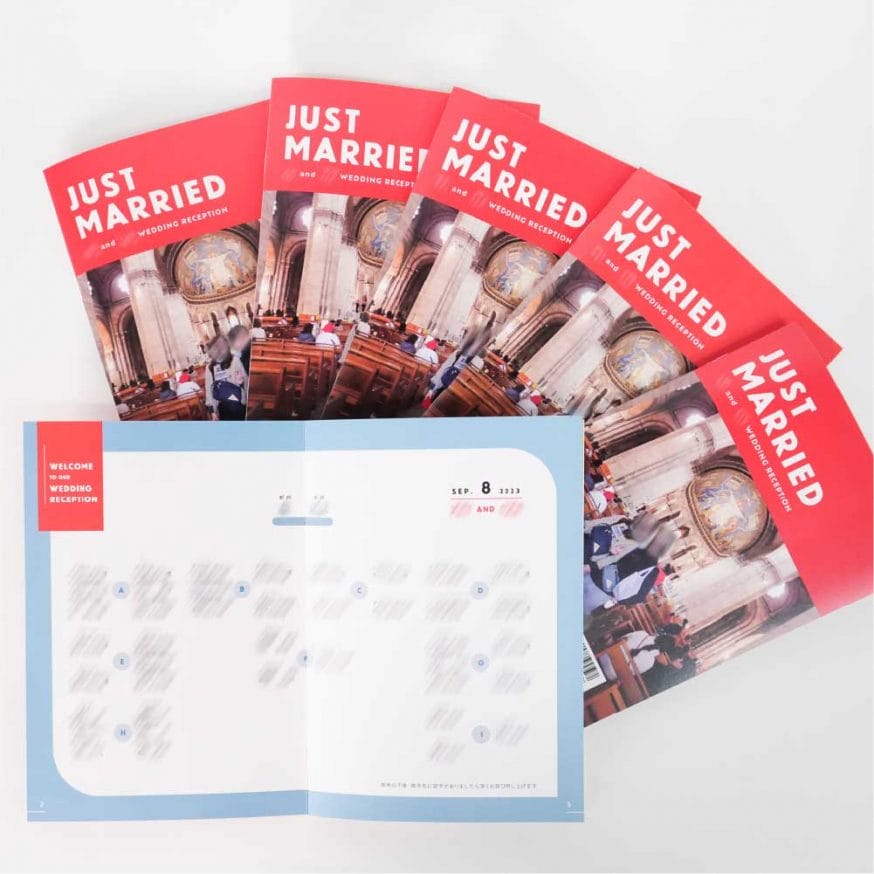 ページごとのカラー展開も必見