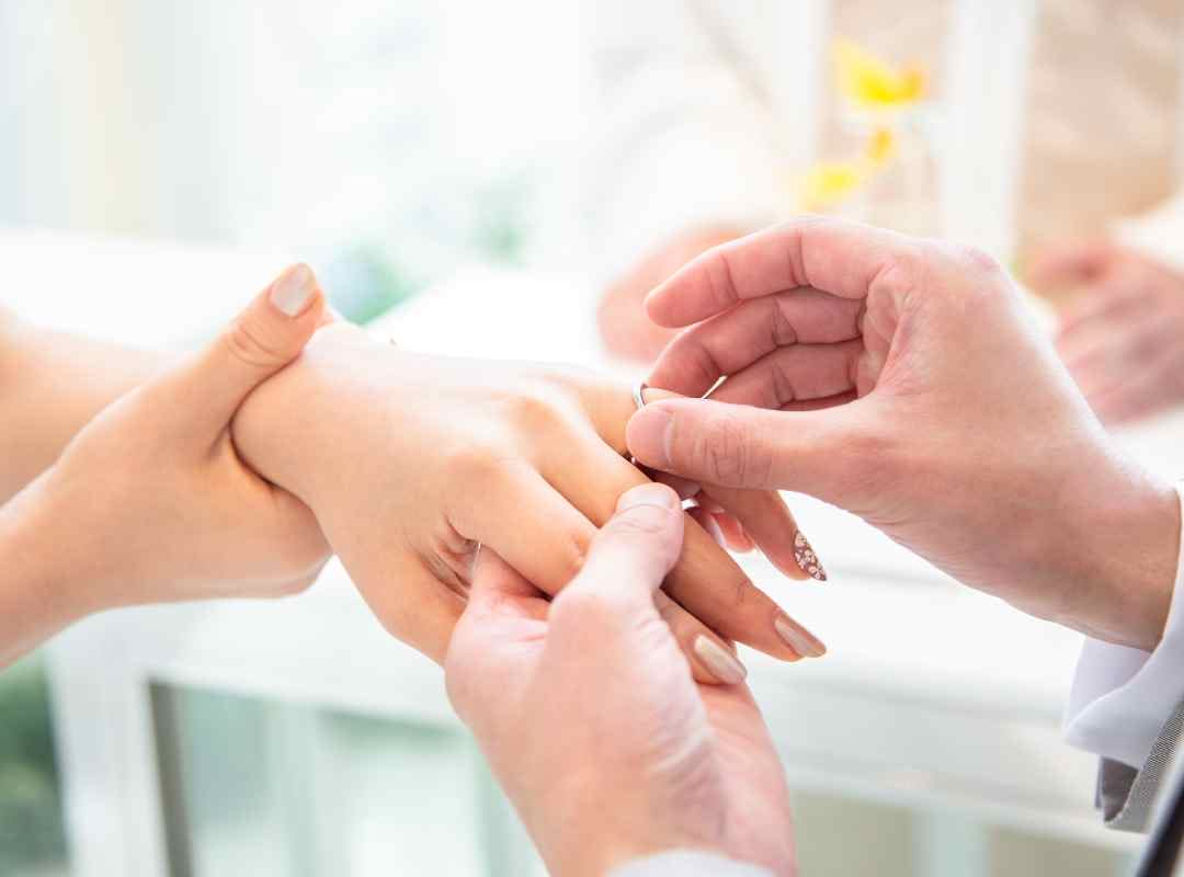 サプライズリングボックスって知ってる？演出用の箱には「プチギフト」が使える！！