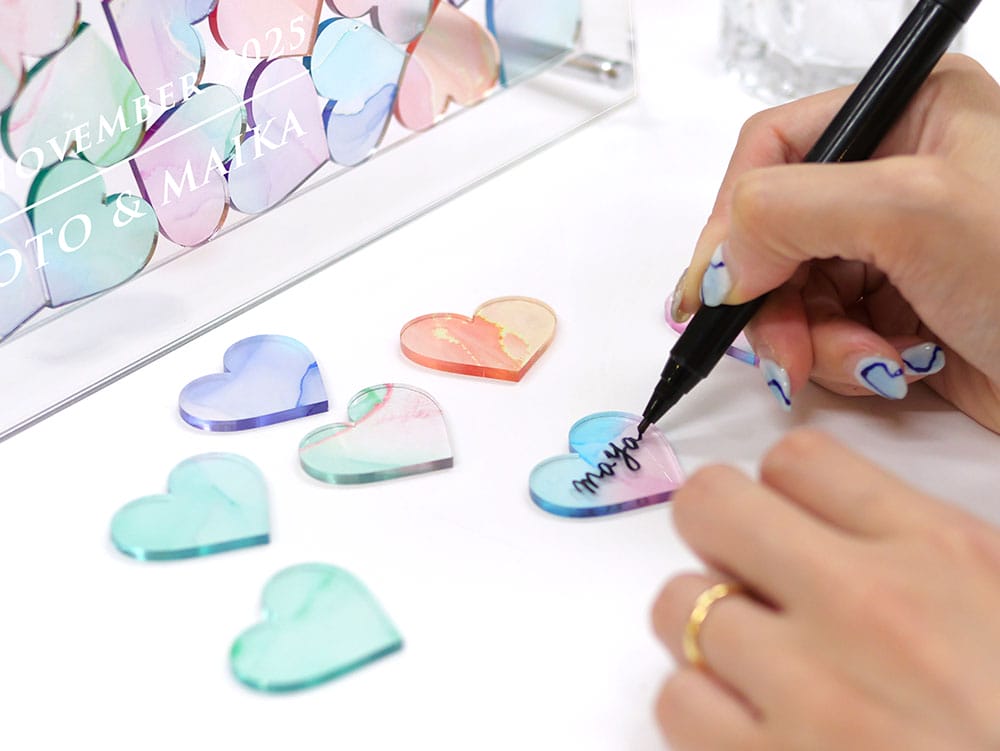 ハート型のアクリル結婚証明書