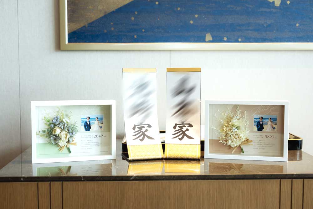 両親ギフトとして選ばれたお花をINした子育て感謝状カルムブーケ