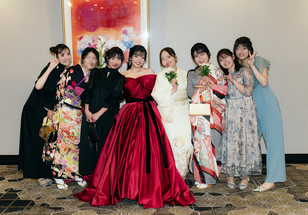 ワイン子育て感謝状ご注文の新婦様とお友達