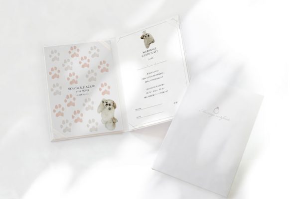 愛犬の写真と肉球でつくる！想いのこもった結婚証明書