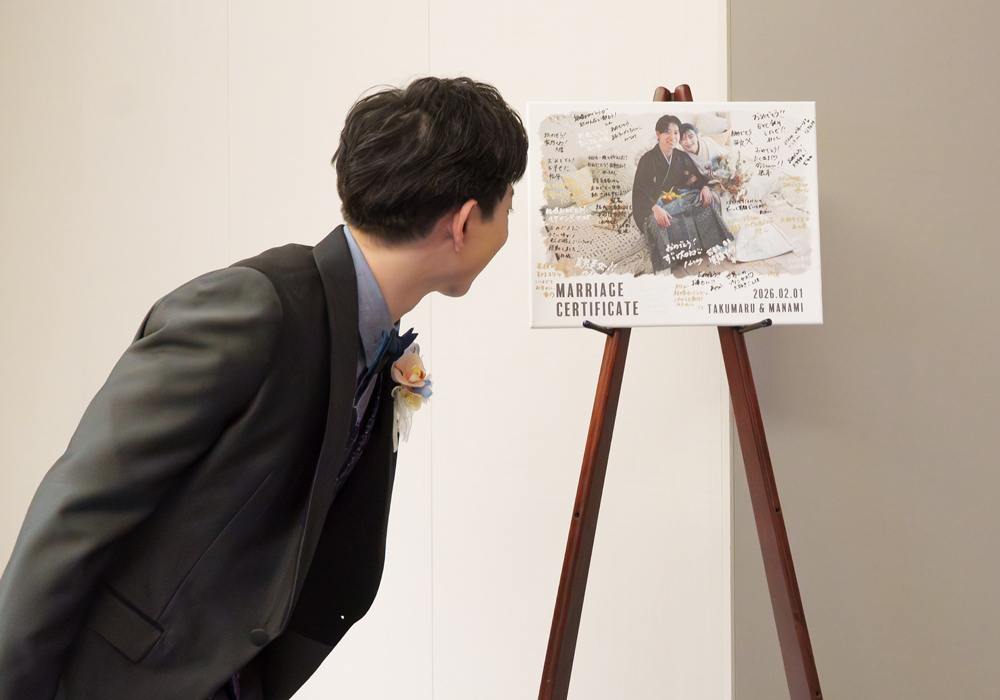 フォトキャンバスにはゲストの方からのサインが