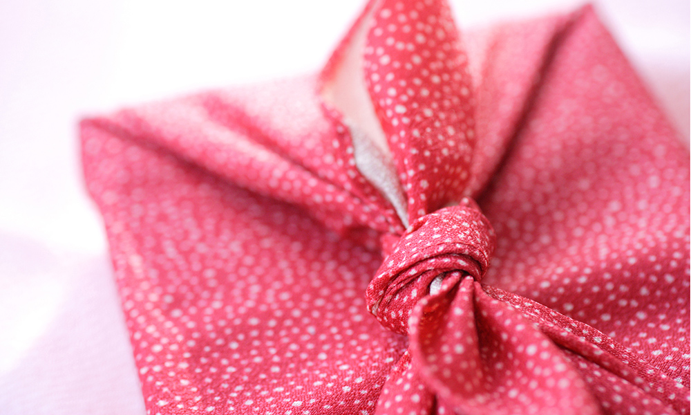 赤い風呂敷堤の手土産