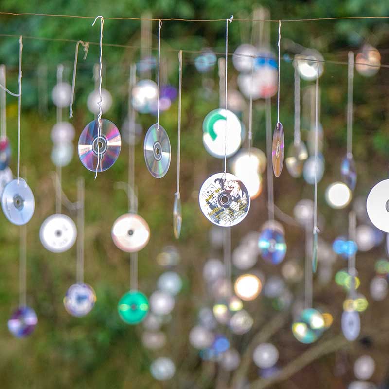 CDをガーランドのようにして飾り付け