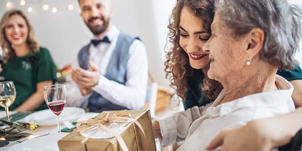 「大好き」と「ありがとう」を伝えたい！祖父母ギフトは写真入りが良い理由