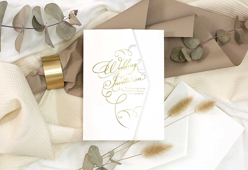 金箔が美しい白色の招待状