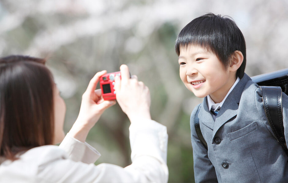WEB招待状のプロフィールに入れる幼少期の写真