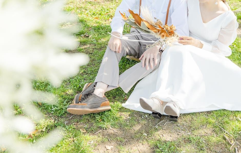 ナチュラルでおしゃれな新郎新婦の前撮り写真