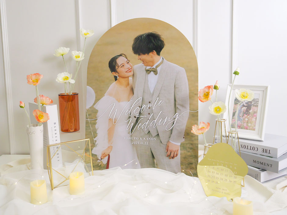 おしゃれなアーチ型のフォトウェルカムボード