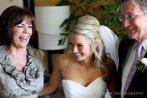 001-candid-parents-wedding-photos