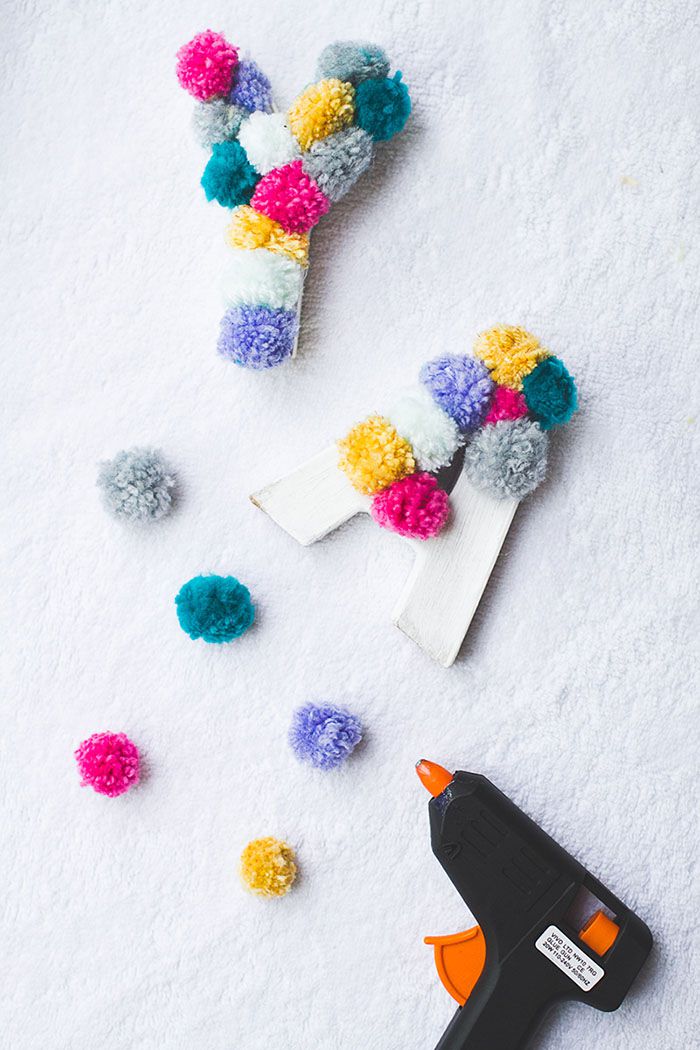 diy-pom-pom-yarn-letters-601
