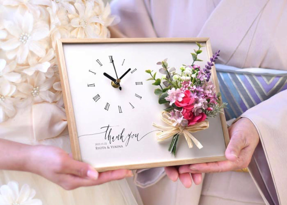 ちょこんと添えられたブーケがおしゃれ