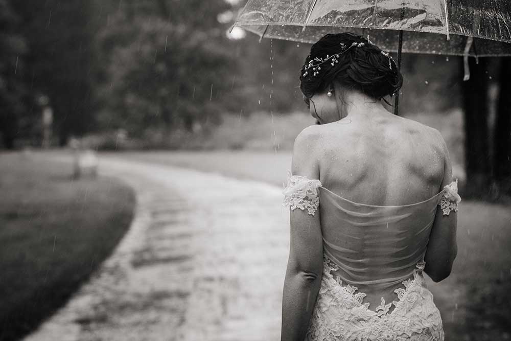 rainy wedding