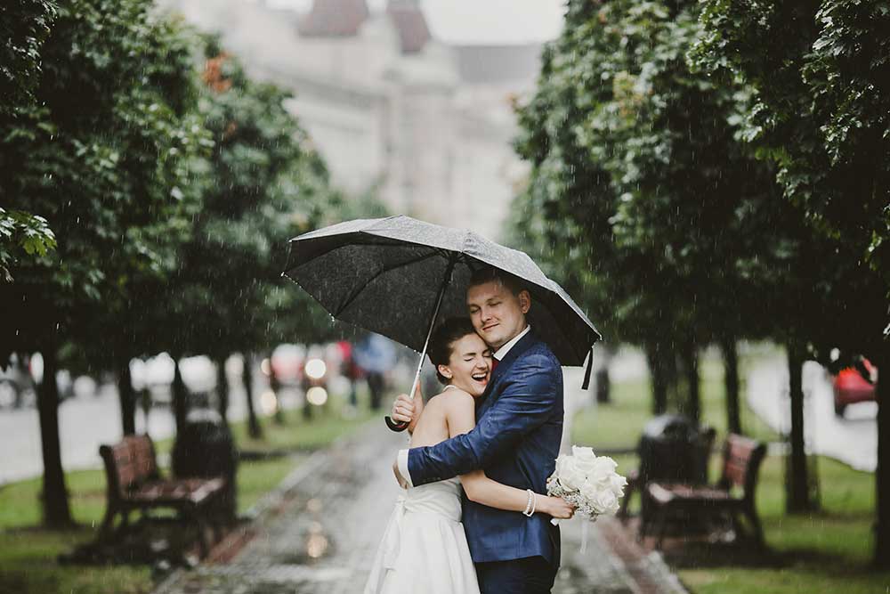 rainy wedding