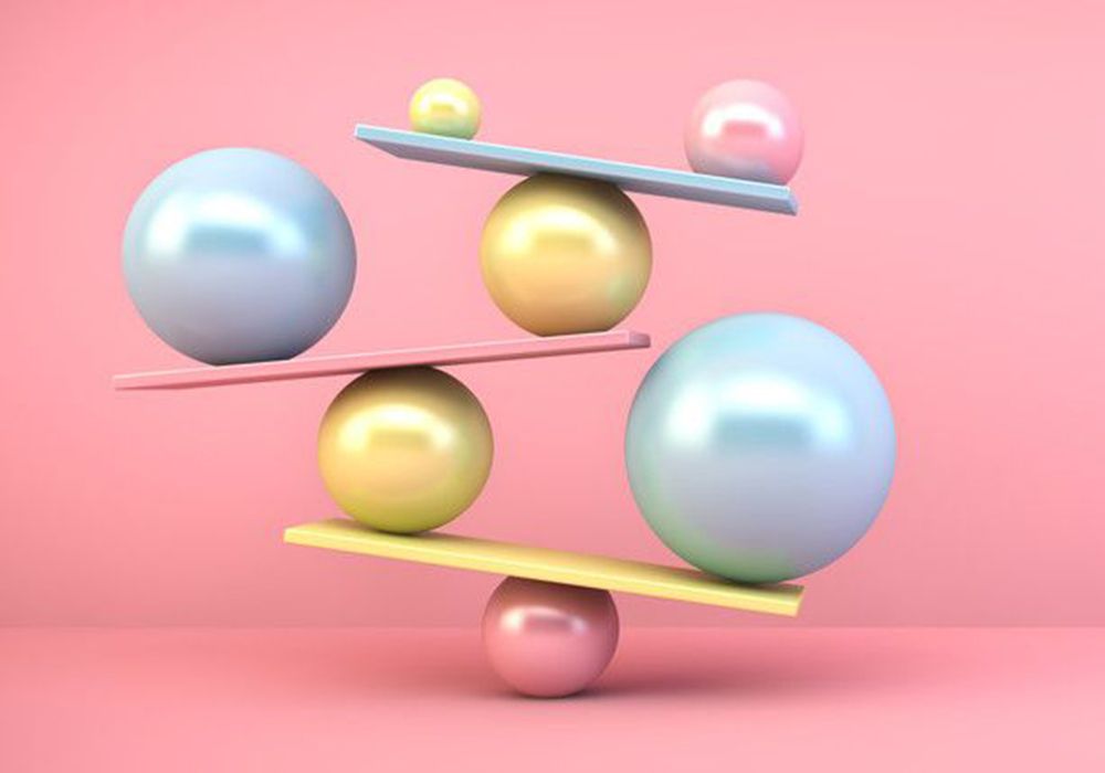 複数のボールが並び絶妙にバランスをとっている様子